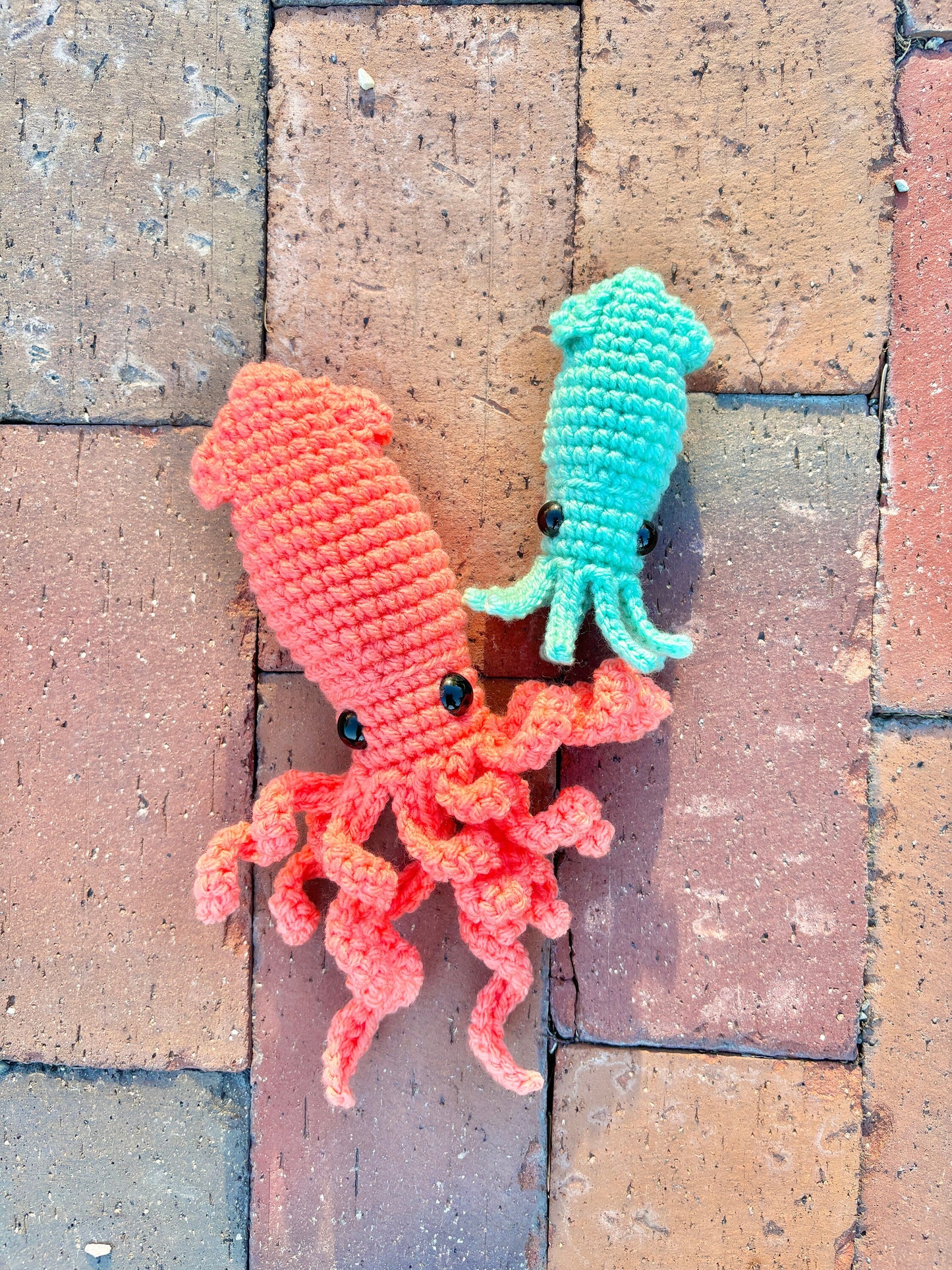 Squid Friends Crochet Pattern | 2 in 1 Squid Amigurumi PDF | LOW-SEW!